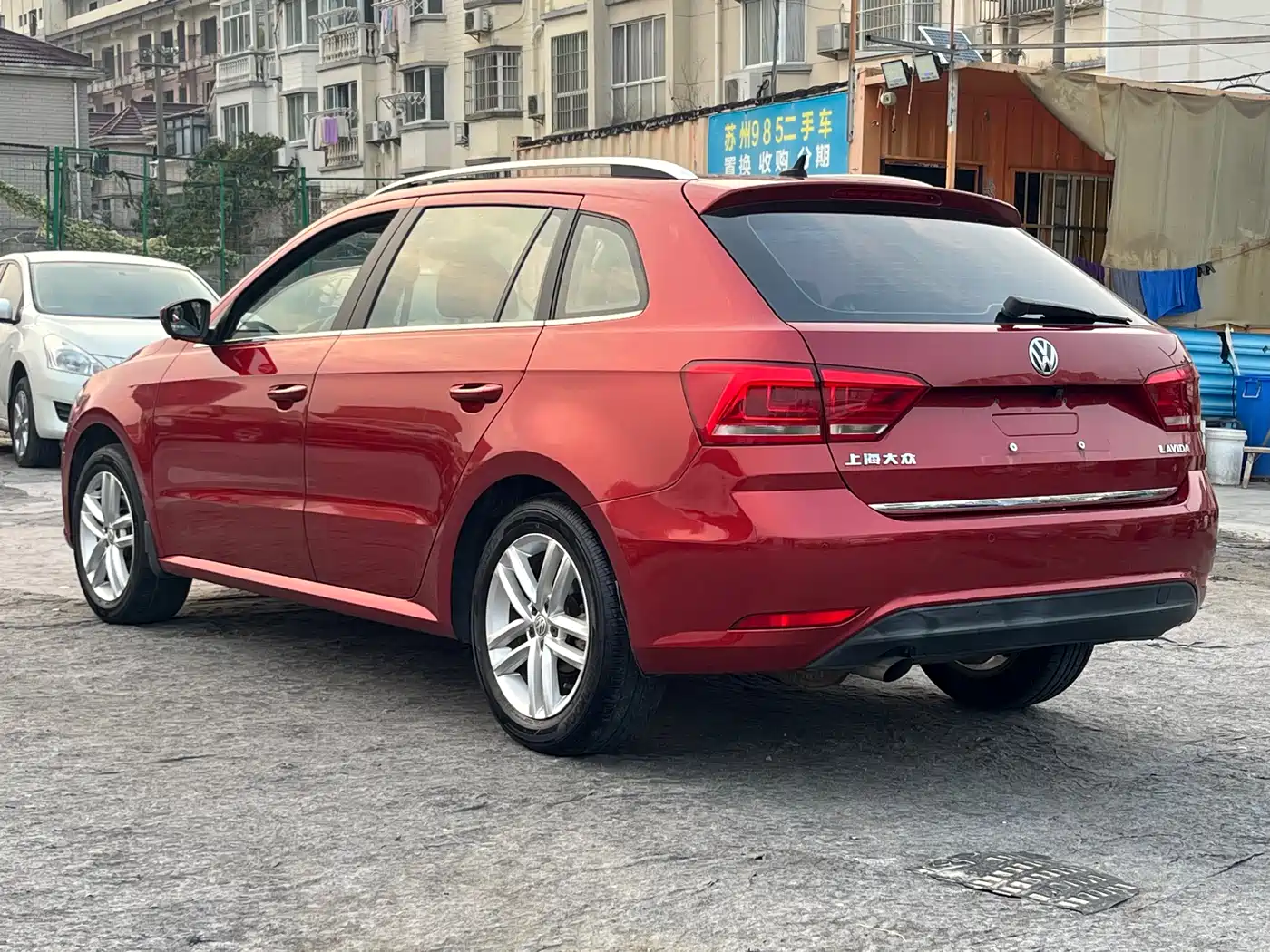 Volkswagen Lavida Tour 2015 1.6L Automatic Comfort Edition фото 7