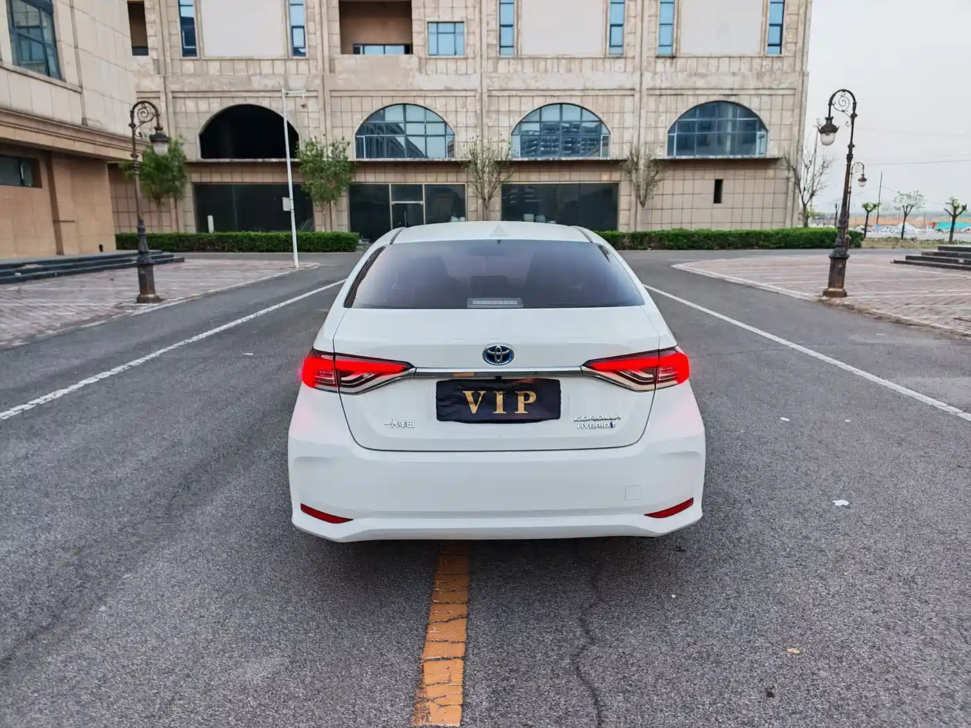Toyota Corolla 2021 Hybrid 1.8L E-CVT Pioneer Edition фото 16