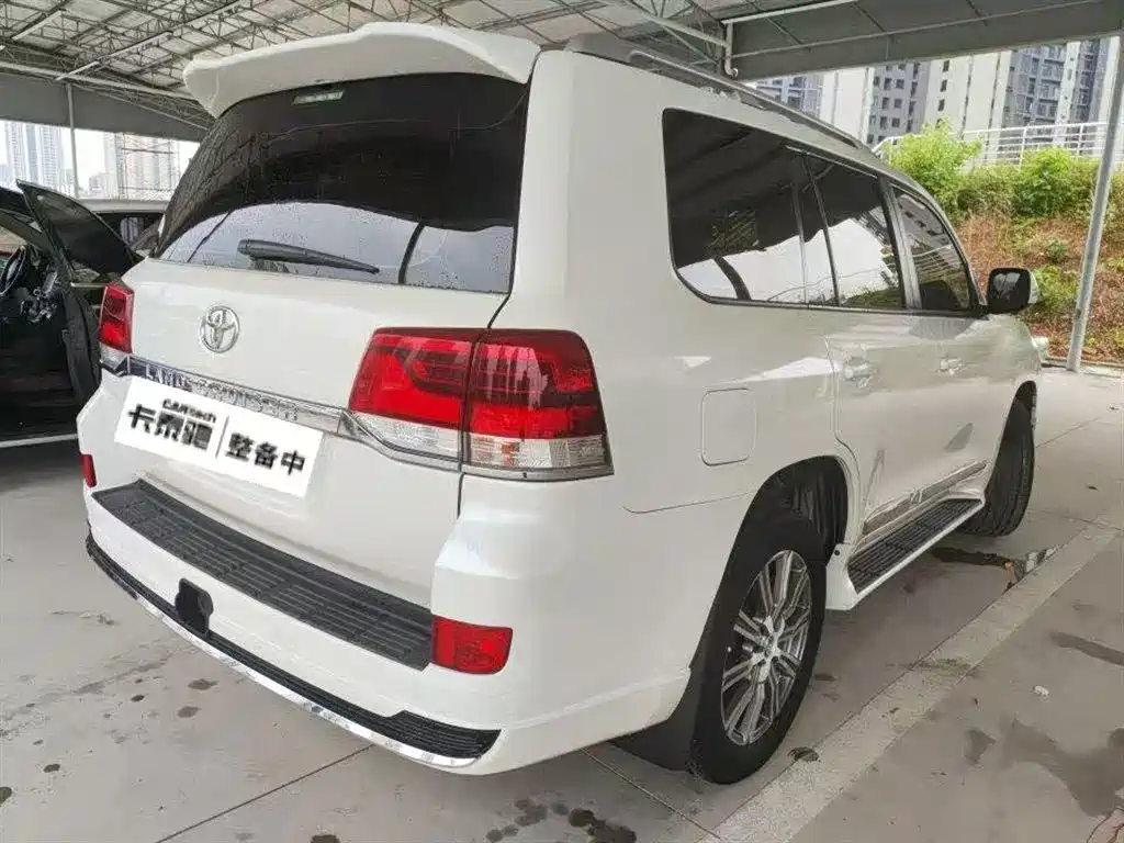 Toyota Land Cruiser (Import) 2016 2015 4.0L V6 Middle East Low Configuration Edition
