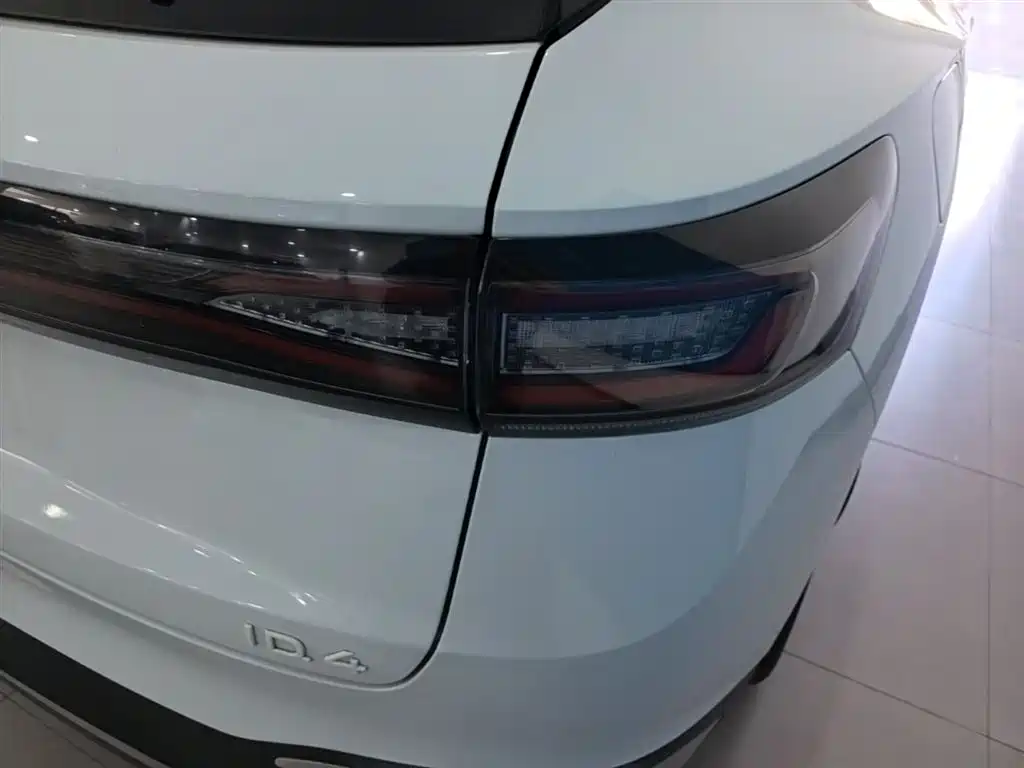 Volkswagen ID.4 X 2022 Pure Long Range Edition фото 8