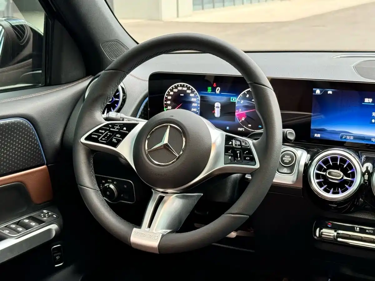 Mercedes-Benz GLB 2024 Facelift GLB 220 Dynamic фото 12
