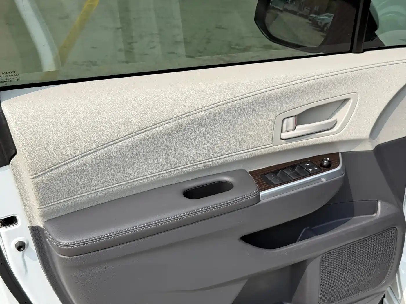 Toyota Sienna 2021 2.5L Hybrid Comfort Edition фото 17