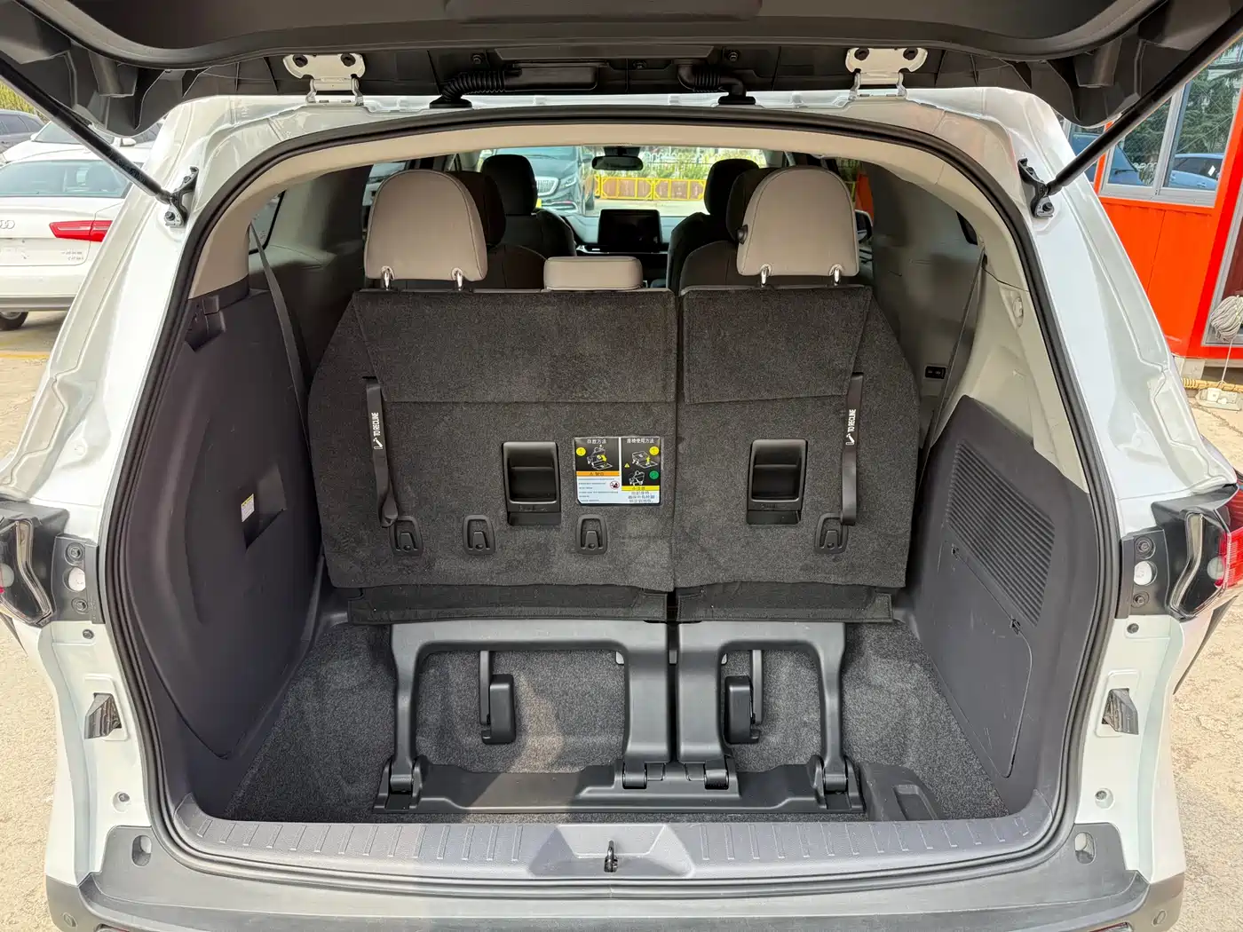 Toyota Sienna 2021 2.5L Hybrid Comfort Edition фото 19