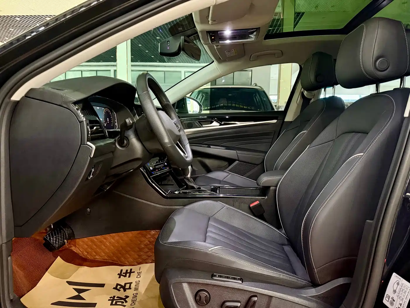 Volkswagen Passat 2024 380TSI Elite Edition фото 3