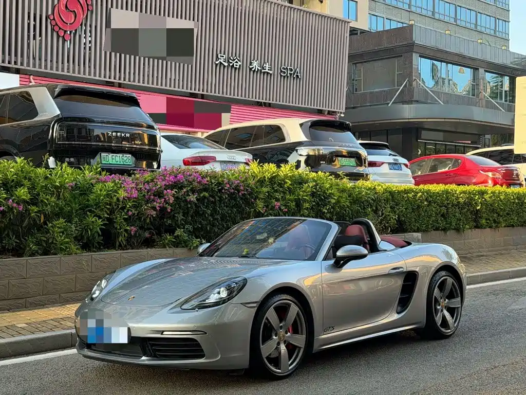 Photo 1 - Porsche 718