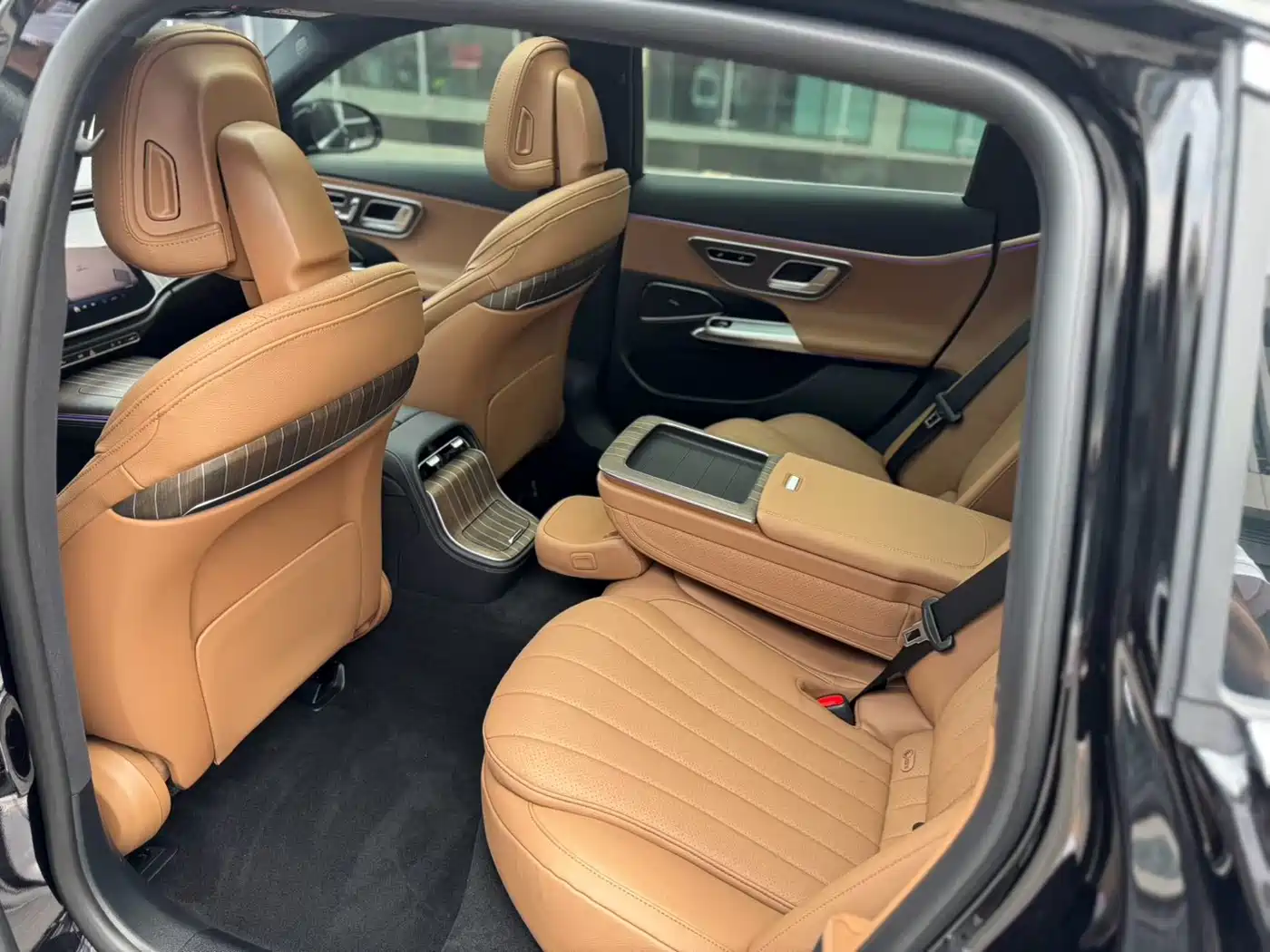 Mercedes-Benz E-Class 2024 E 300 L Fashion фото 6