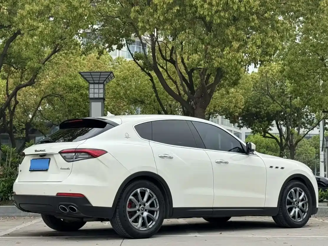 Maserati Levante 2020 3.0T Standard фото 11