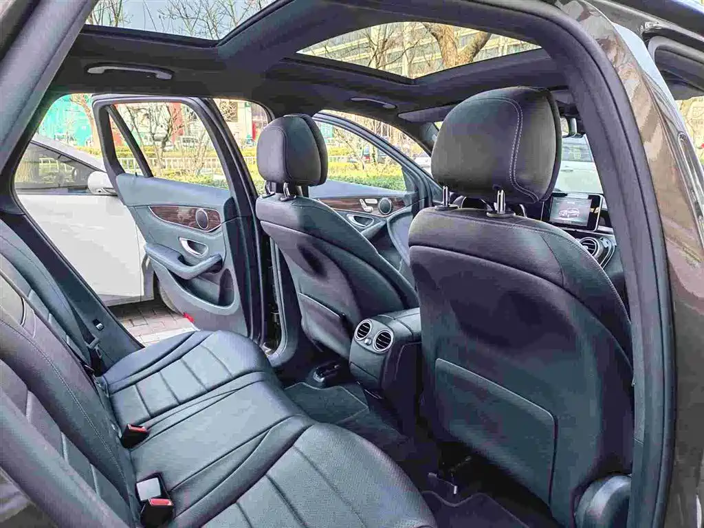 Mercedes-Benz GLC 2017 GLC 260 4MATIC Luxury фото 11