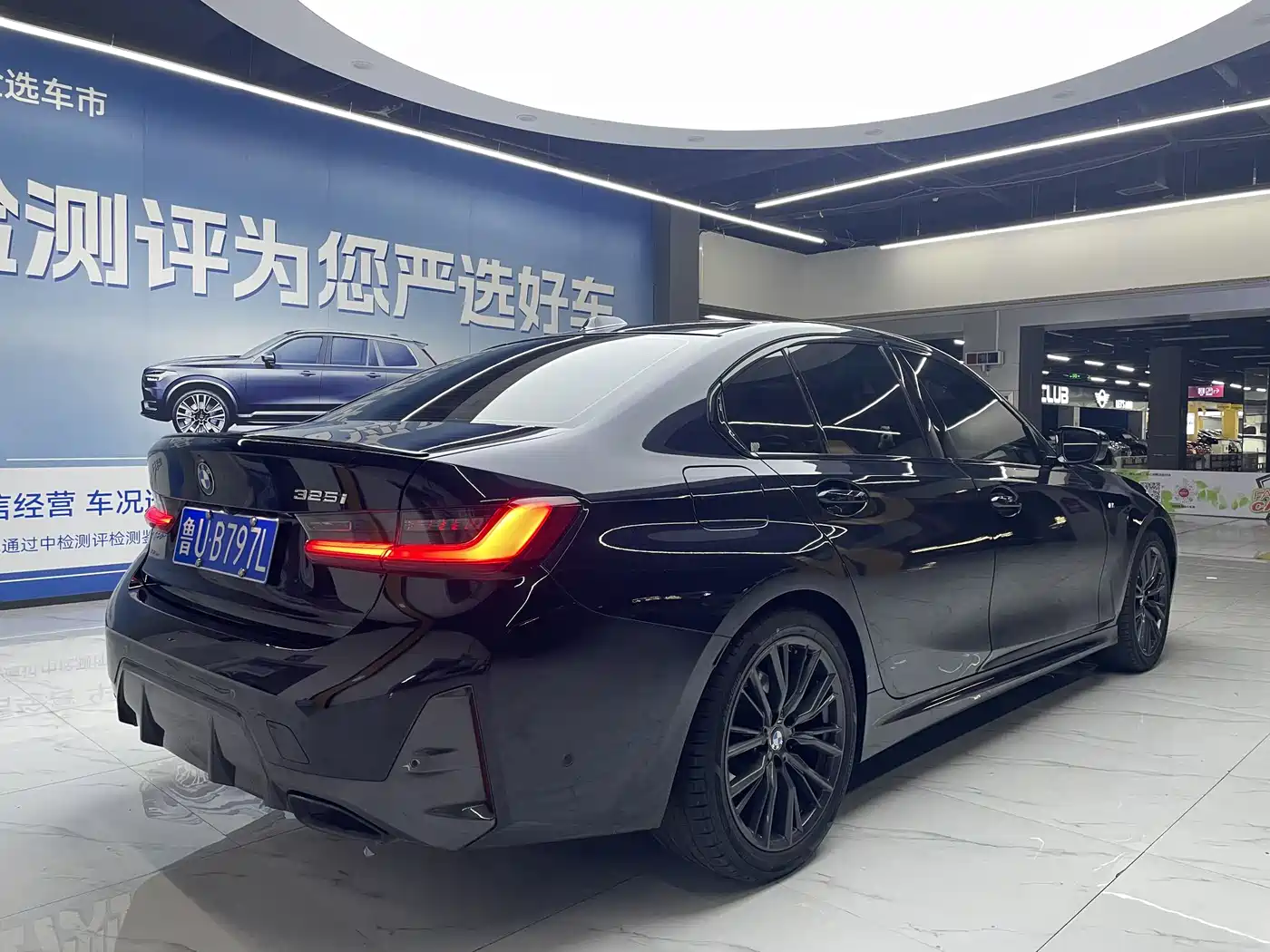 BMW 3 Series 2024 325i M Sport Shadowline Package фото 5