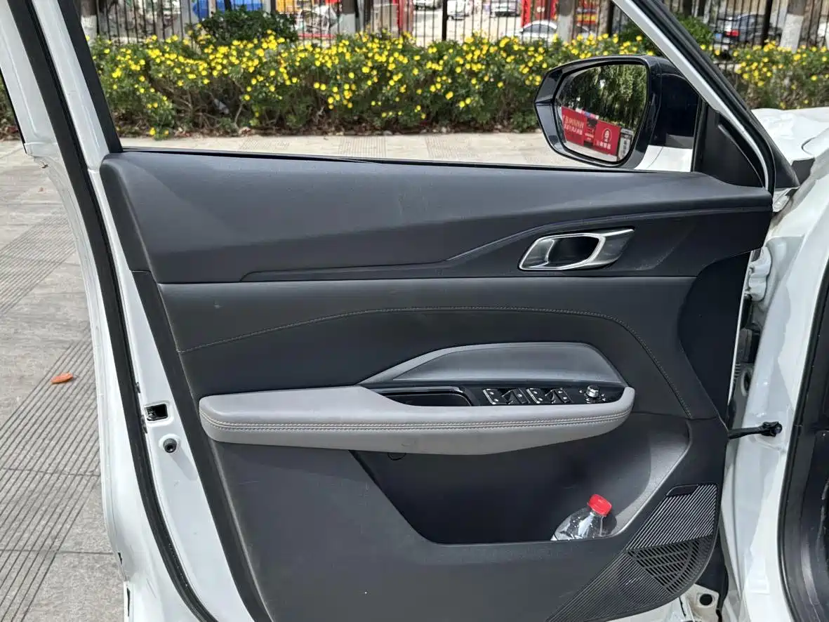 CHANGAN CHANGAN AUCHAN Z6