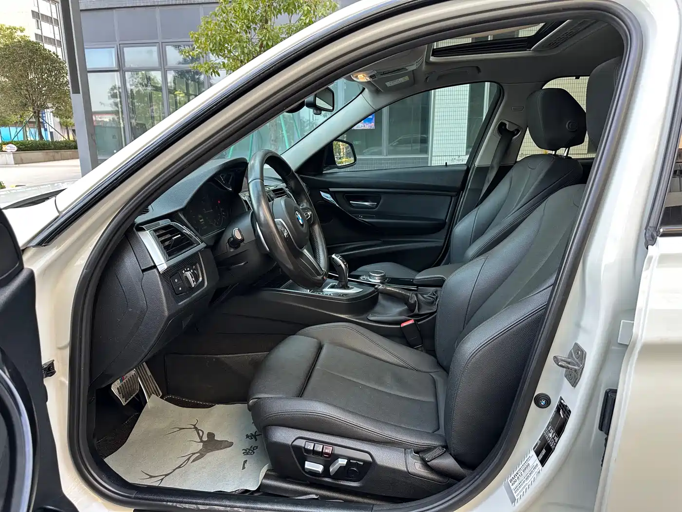 BMW 3 Series 2018 320Li Leading M Sport Package фото 4