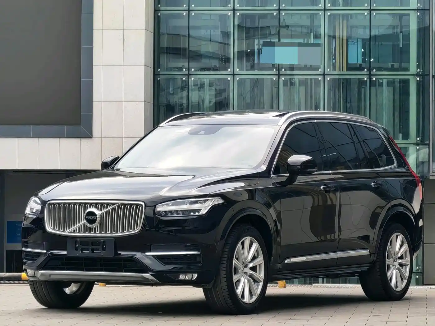 Фото 1 - Volvo XC90