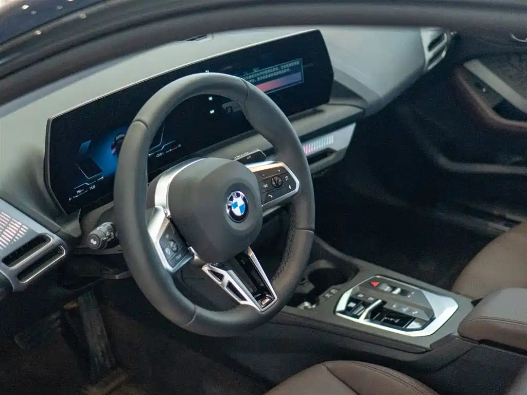 BMW 2 Series 2025 225L M Sport Package фото 14