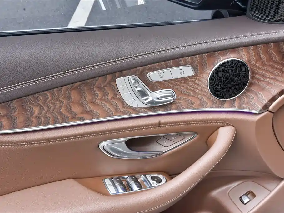 Mercedes-Benz E-Class, миниатюра 15
