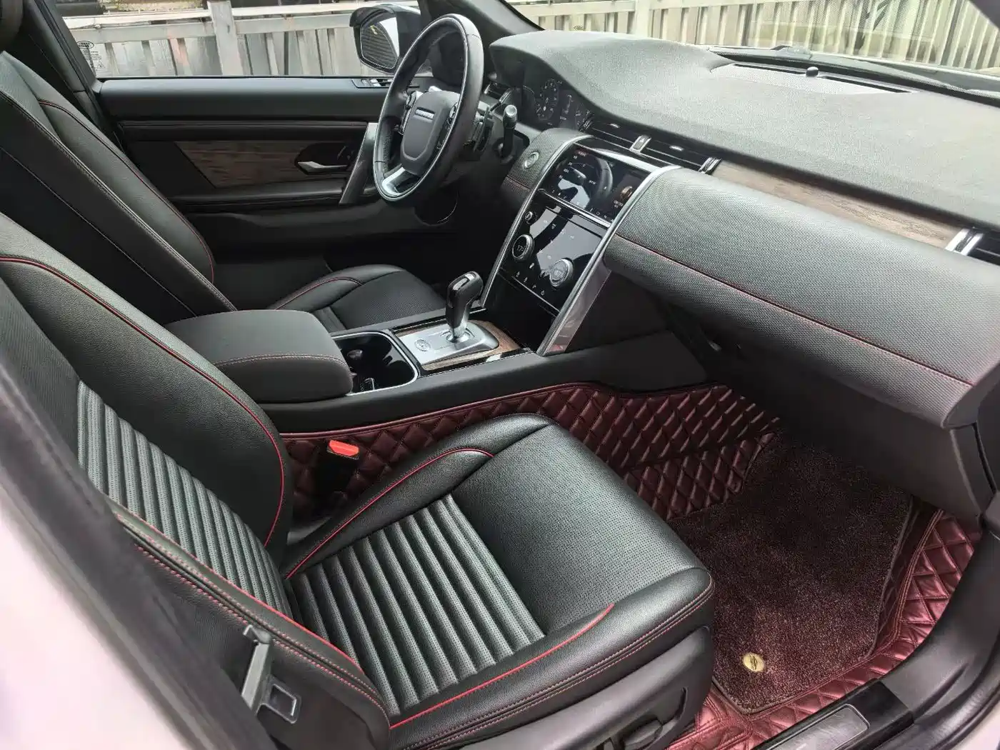 Land Rover Discovery Sport 2020 249PS R-Dynamic Performance фото 8