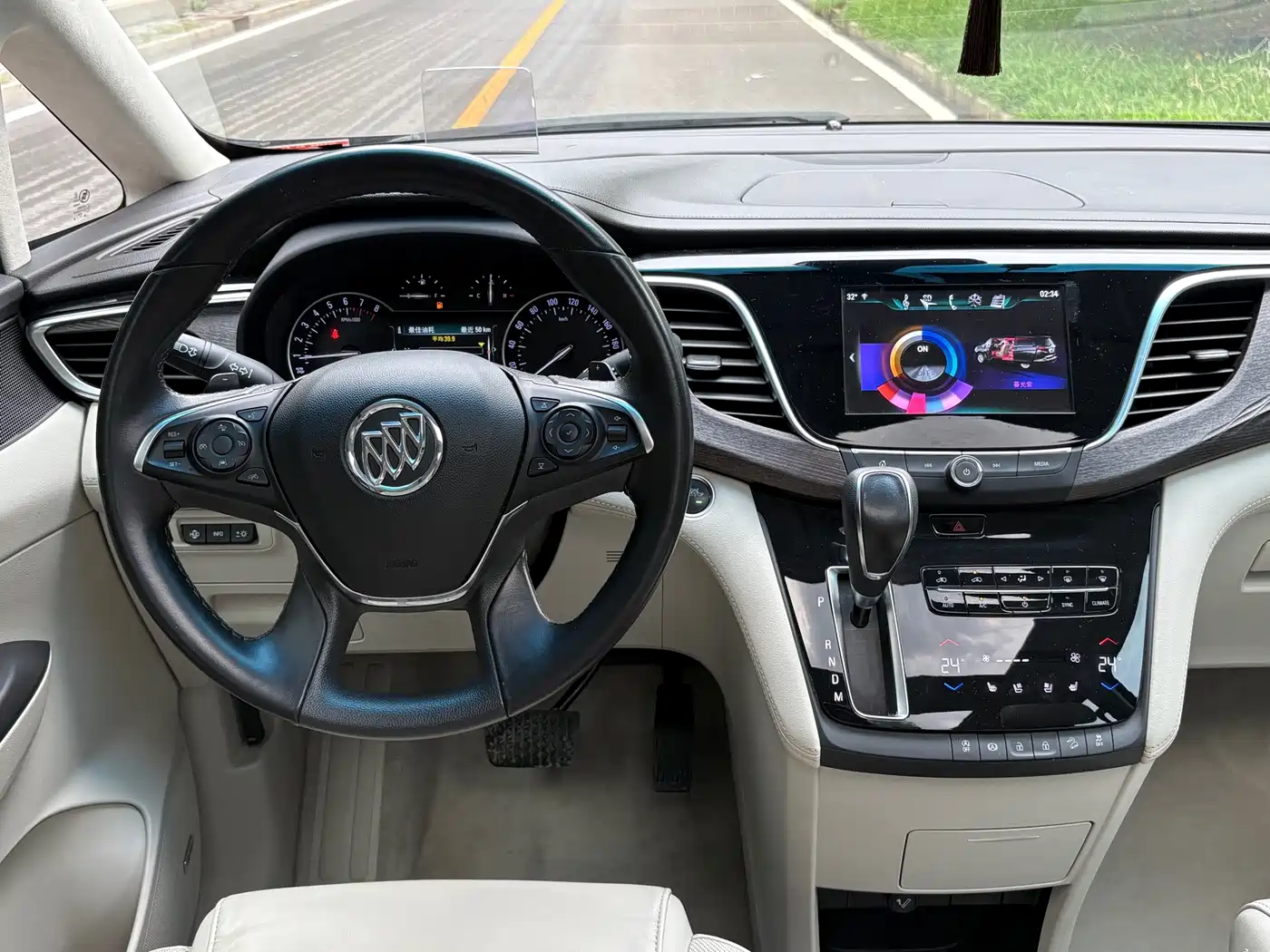 Фото 9 - Buick GL8