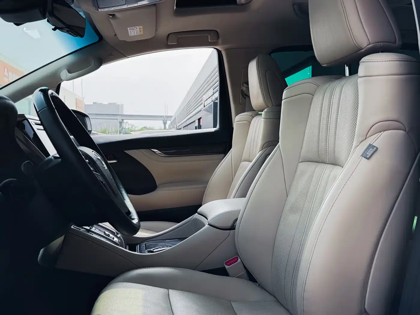 Toyota Alphard 2019 Hybrid 2.5L Premium Edition фото 12