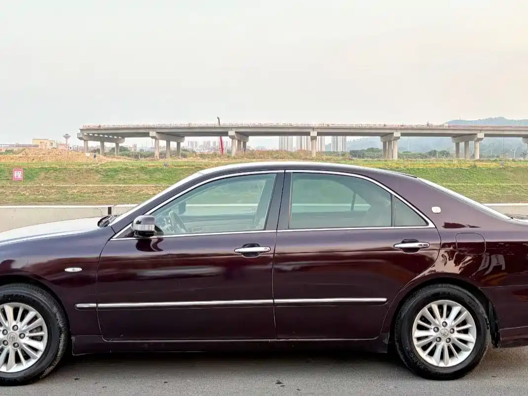 Toyota Crown 2006 2.5L Royal Leather Edition фото 5