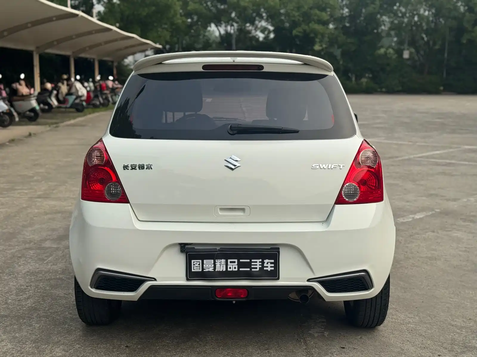 Фото 6 - Suzuki Swift