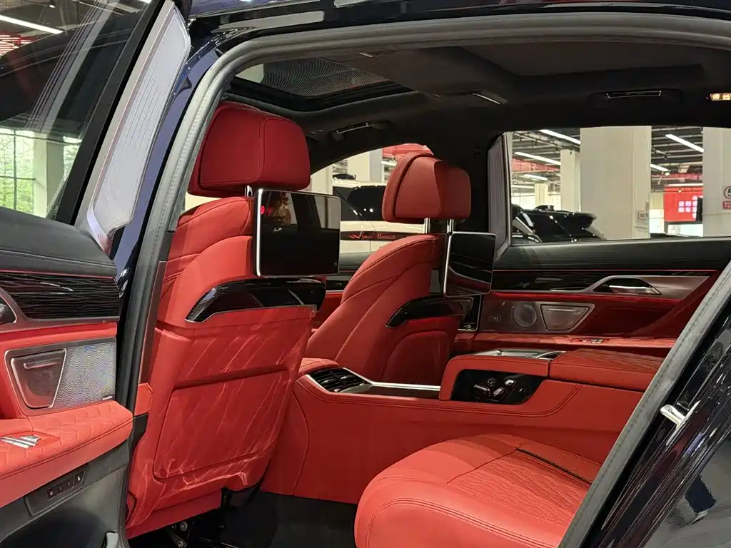 BMW 7 Series 2019 Facelift M760Li xDrive V12 Sport Package фото 15