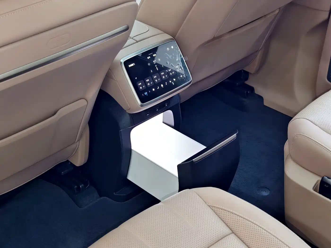 Ledao L90 2025 2025 AWD Base Model