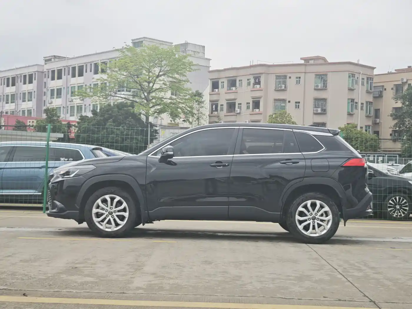 Toyota Frontlander 2023 2.0L CVT Elite Edition фото 4