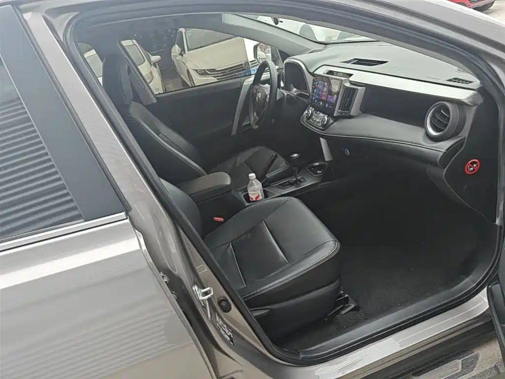 Toyota RAV4 Rongfang 2019 2.0L CVT 2WD Comfort Edition China VI фото 25