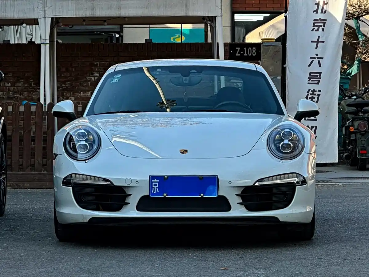 Porsche 911 2015 Carrera 4 3.4L Style Edition фото 2