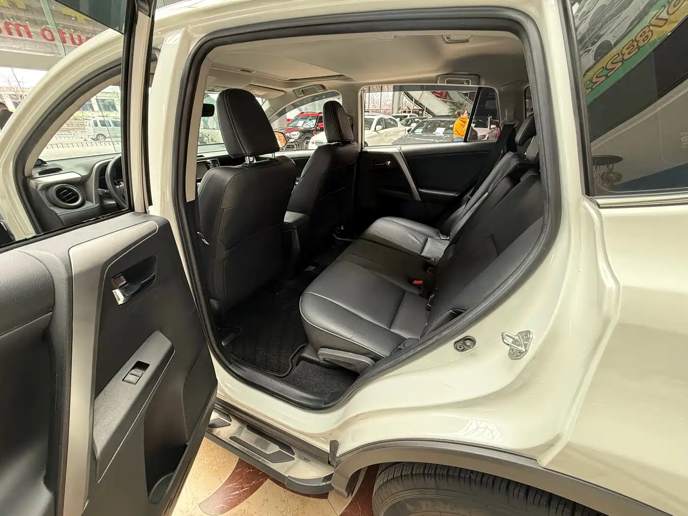 Toyota RAV4 Rongfang 2016 2.0L CVT 2WD Smart (China V) фото 15