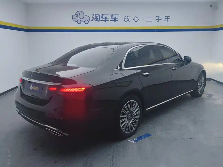 MERCEDES-BENZ E CLASS