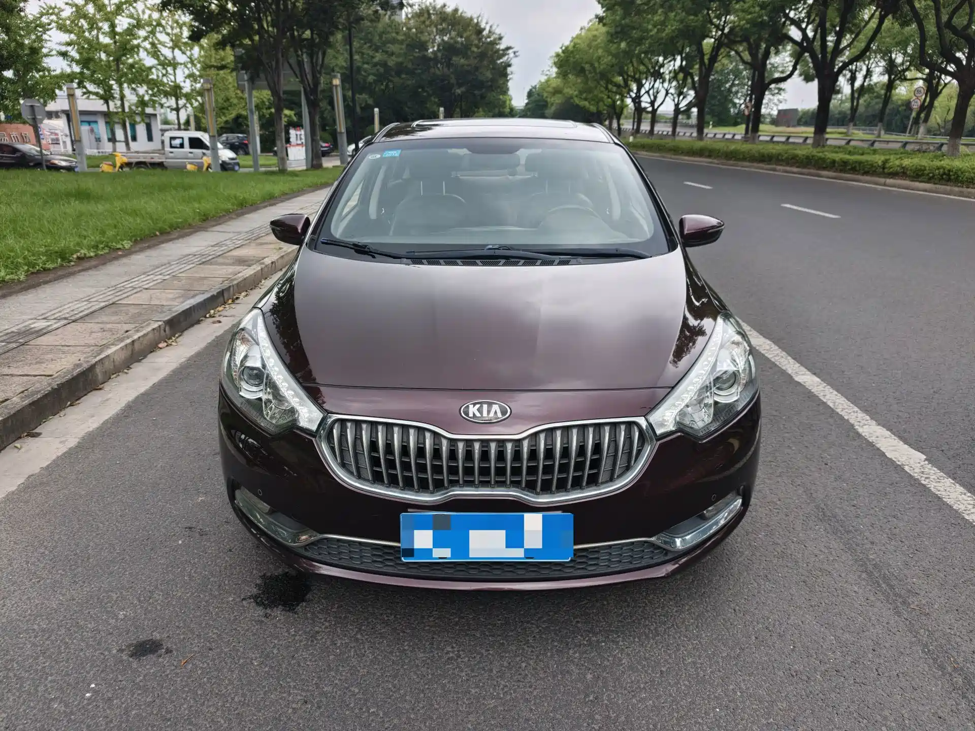 Photo 2 - Kia K3