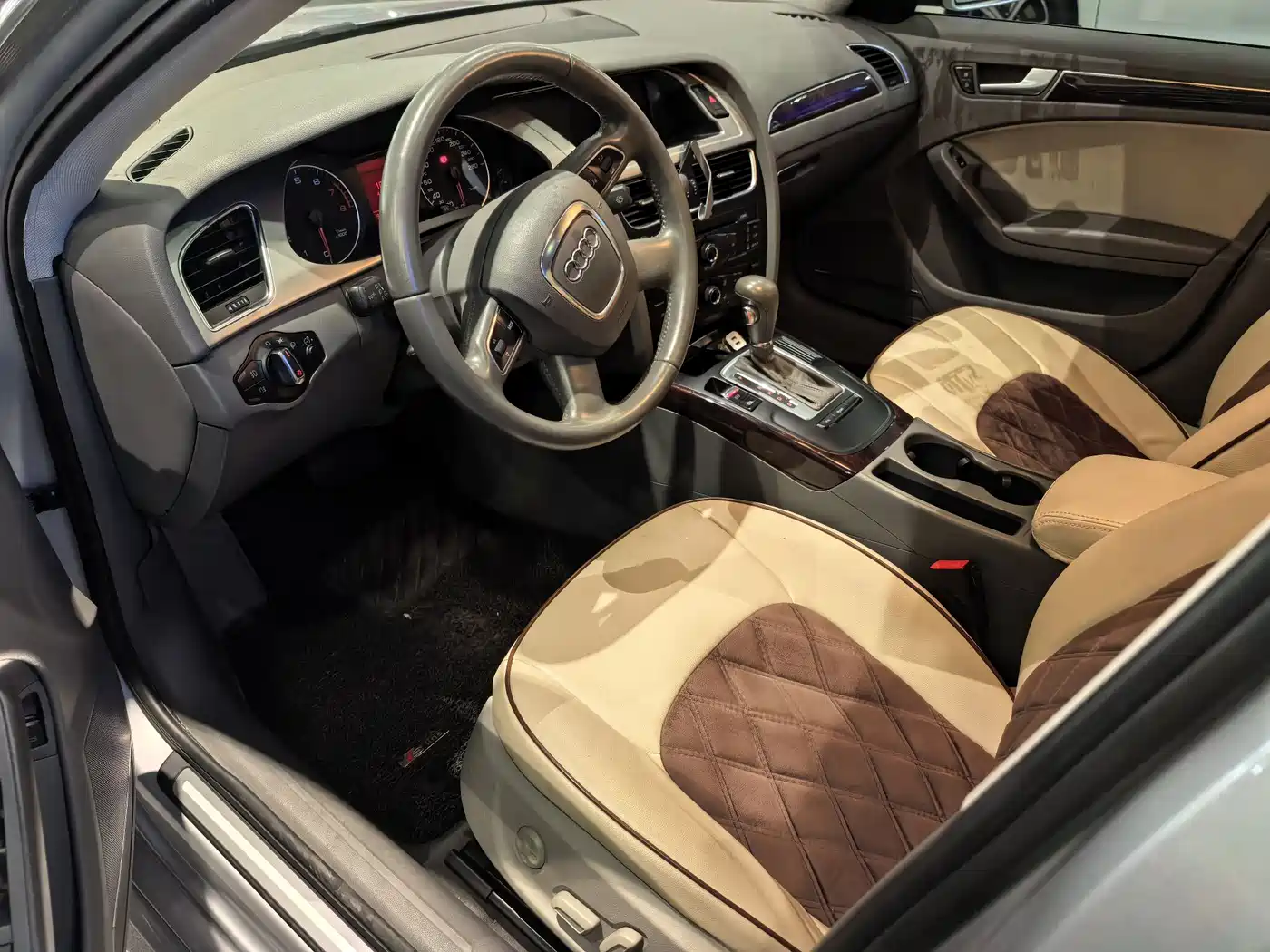 Audi A4L 2012 2.0 TFSI Automatic Luxury фото 7