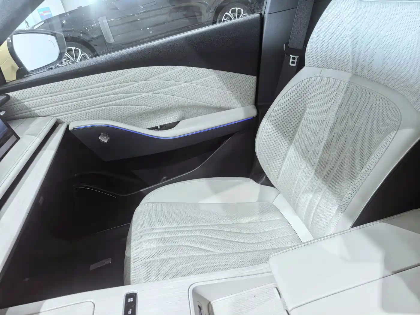 Geely Galaxy Galaxy E8 2023 2024 665km RWD Starship Voyager Edition
