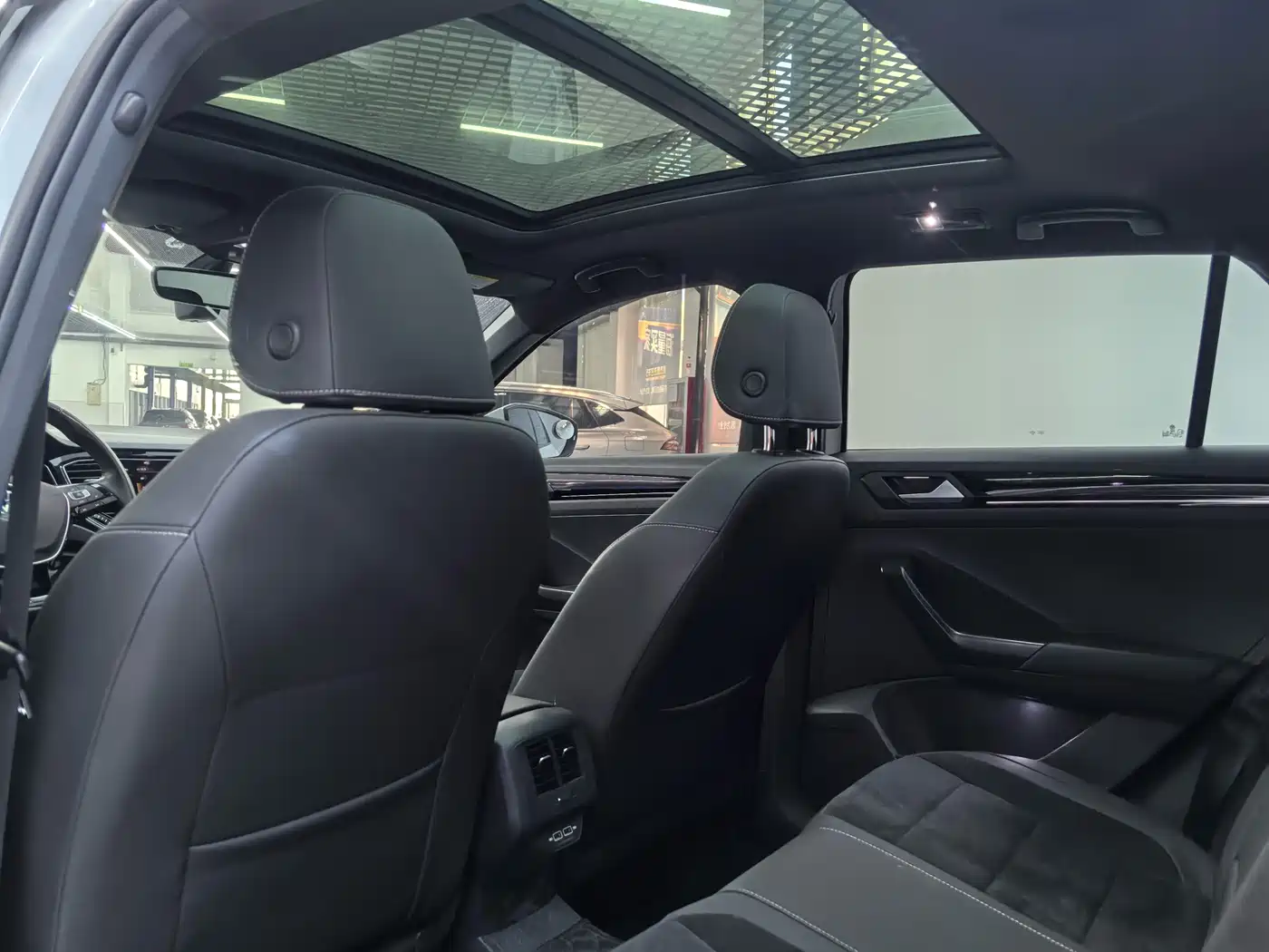 VOLKSWAGEN T ROC EXPLORING SONGS