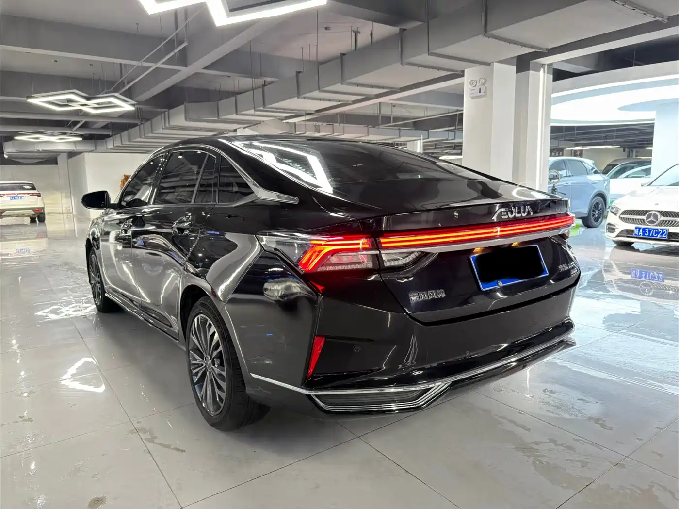 DONGFENG YI HYUN MAX