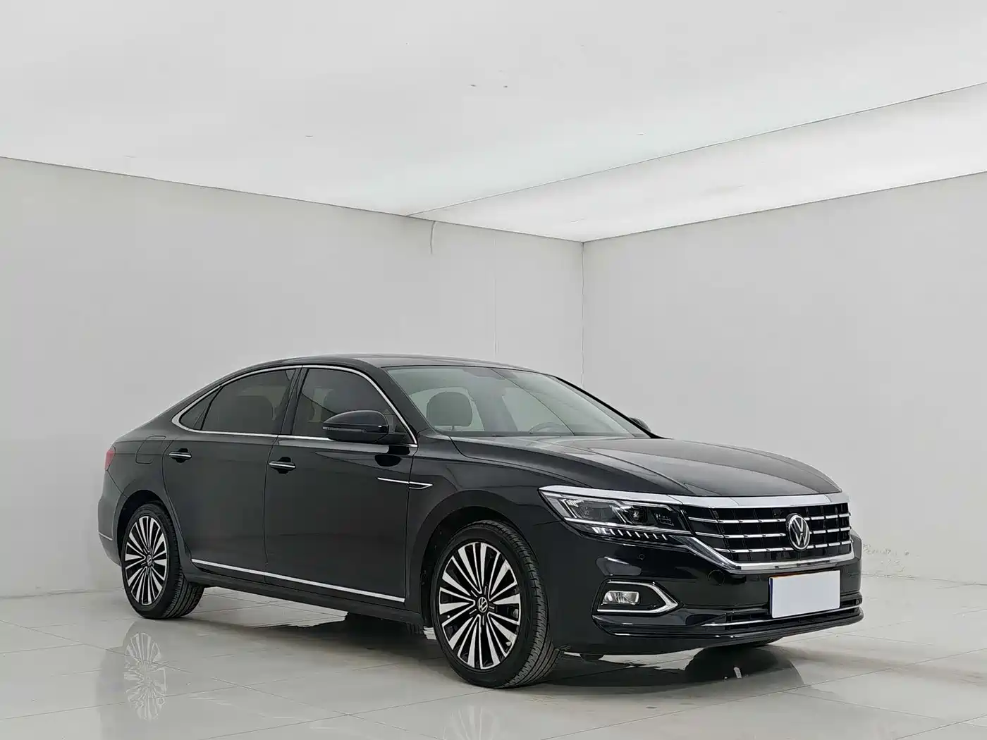 Volkswagen Passat 2020 Facelift 330TSI Luxury China VI фото 5