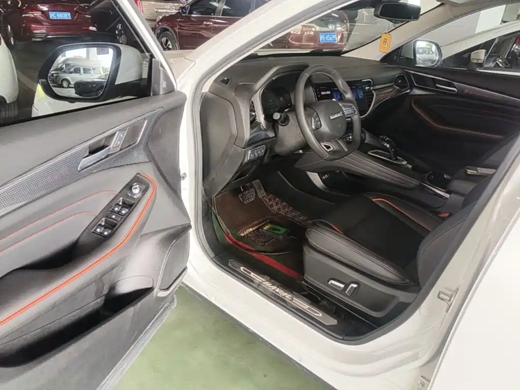 Фото 16 - Haval F7