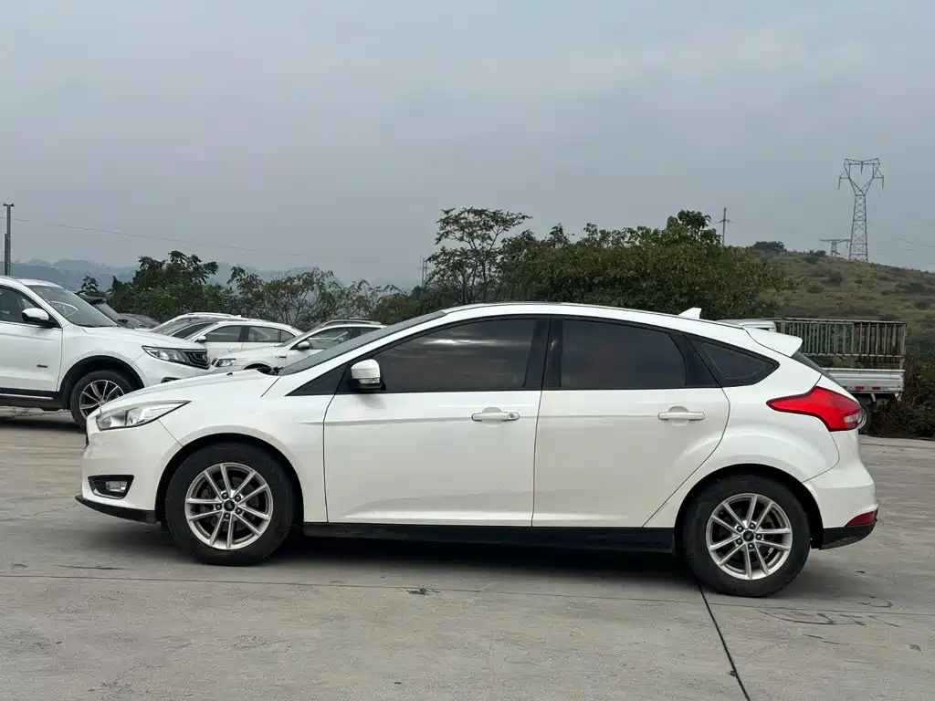 Ford Focus 2017 2015 Hatchback 1.6L Automatic Trend
