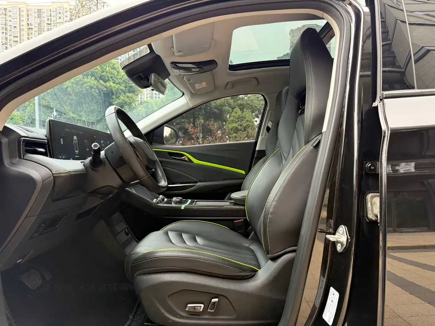 NEZHA AUTOMOBILE NEZHA U