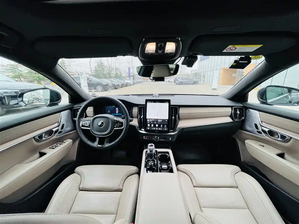 VOLVO S90 PLUG IN HYBRID