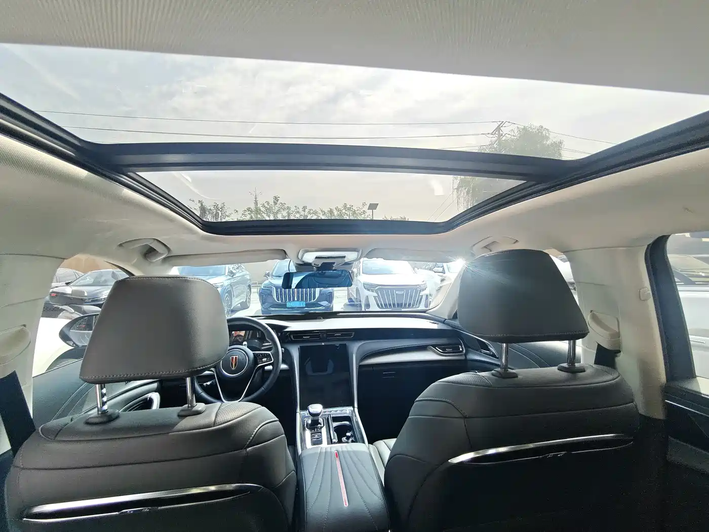Hongqi H5 2024 1.5T DCT Smart Connect Flag Rhythm Edition фото 15
