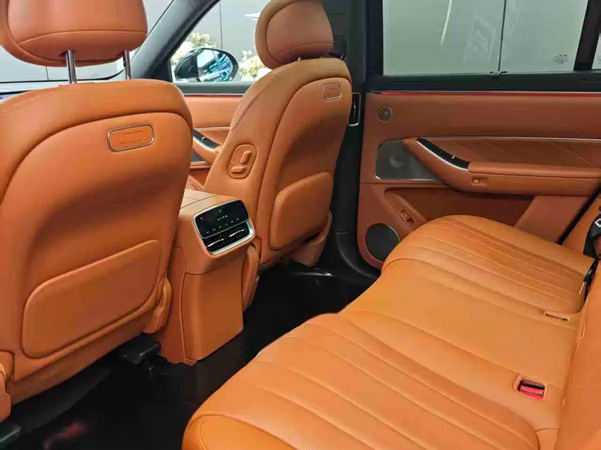 AITO Wenjie AITO M8 2025 Range Extender Max+ Edition 53.4kWh 5-seater фото 6
