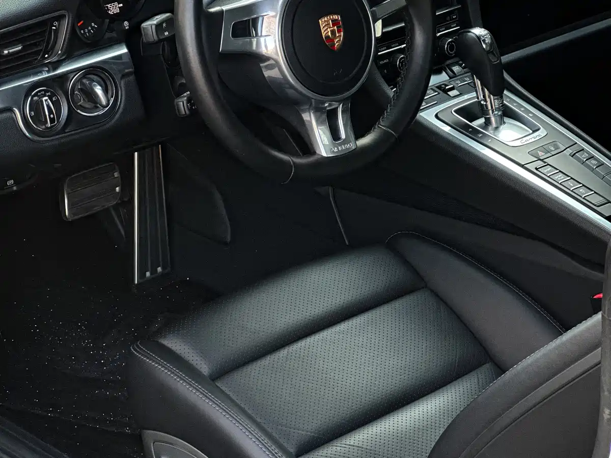 Porsche 911 2015 Carrera 4 3.4L Style Edition фото 4