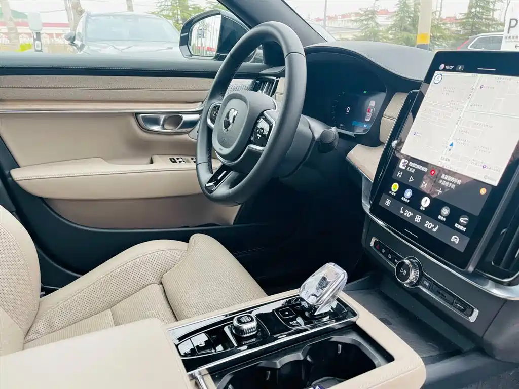 VOLVO S90 PLUG IN HYBRID