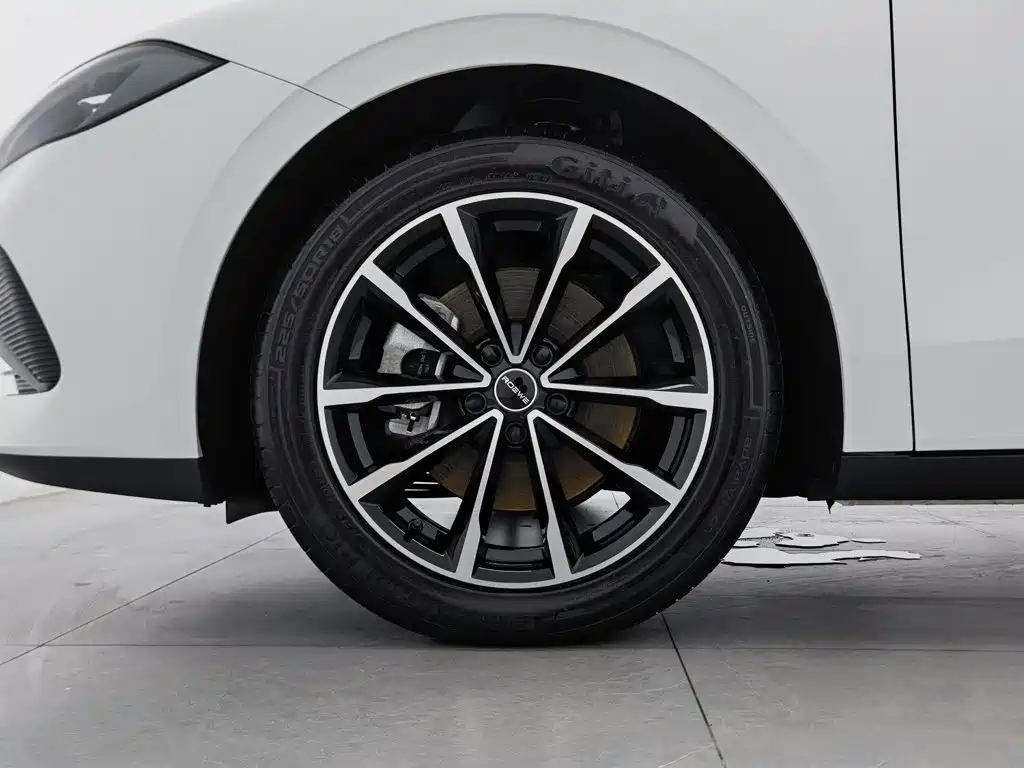Roewe D7 2026 2025 DMH 125km World Champion Edition
