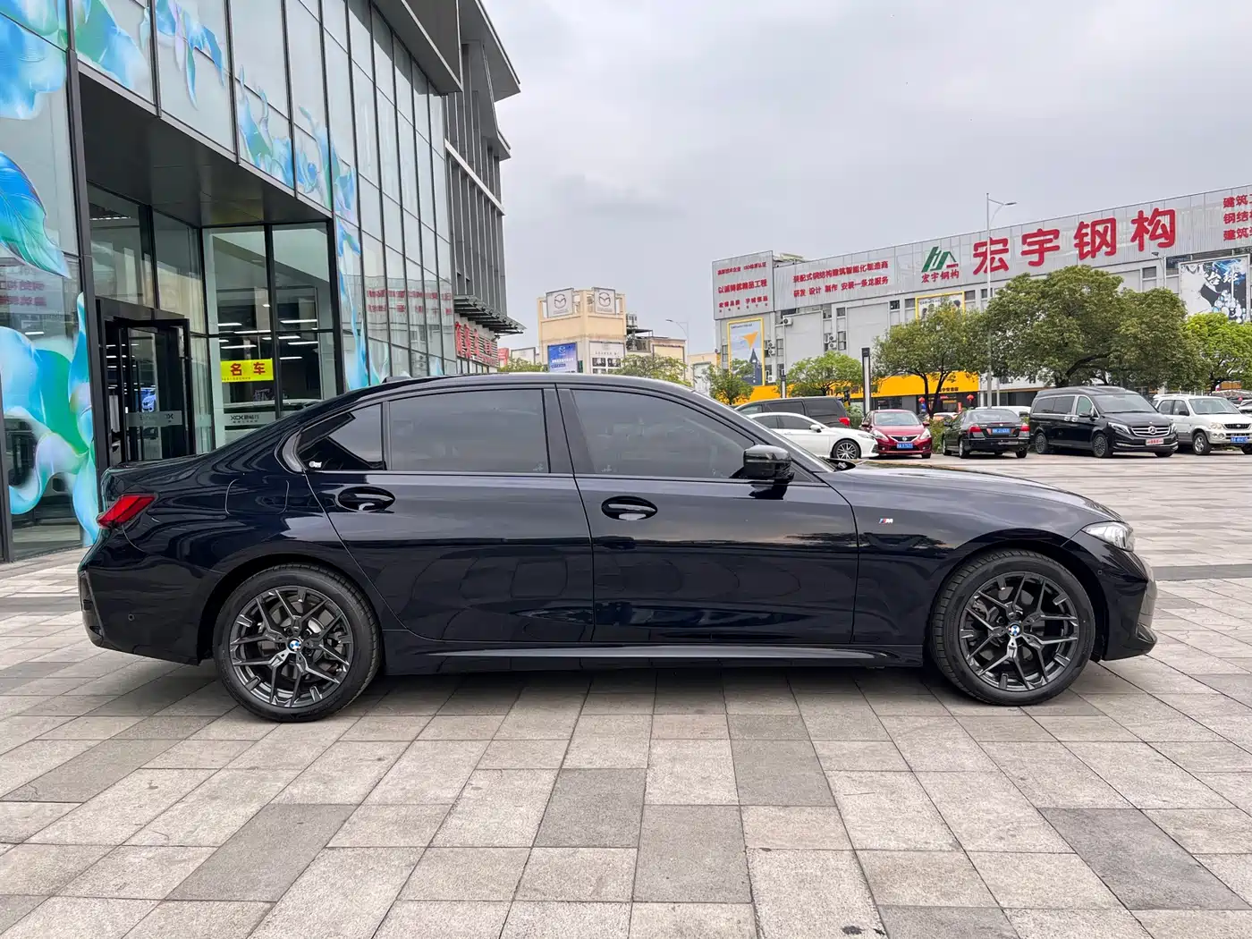BMW 3-SERIES