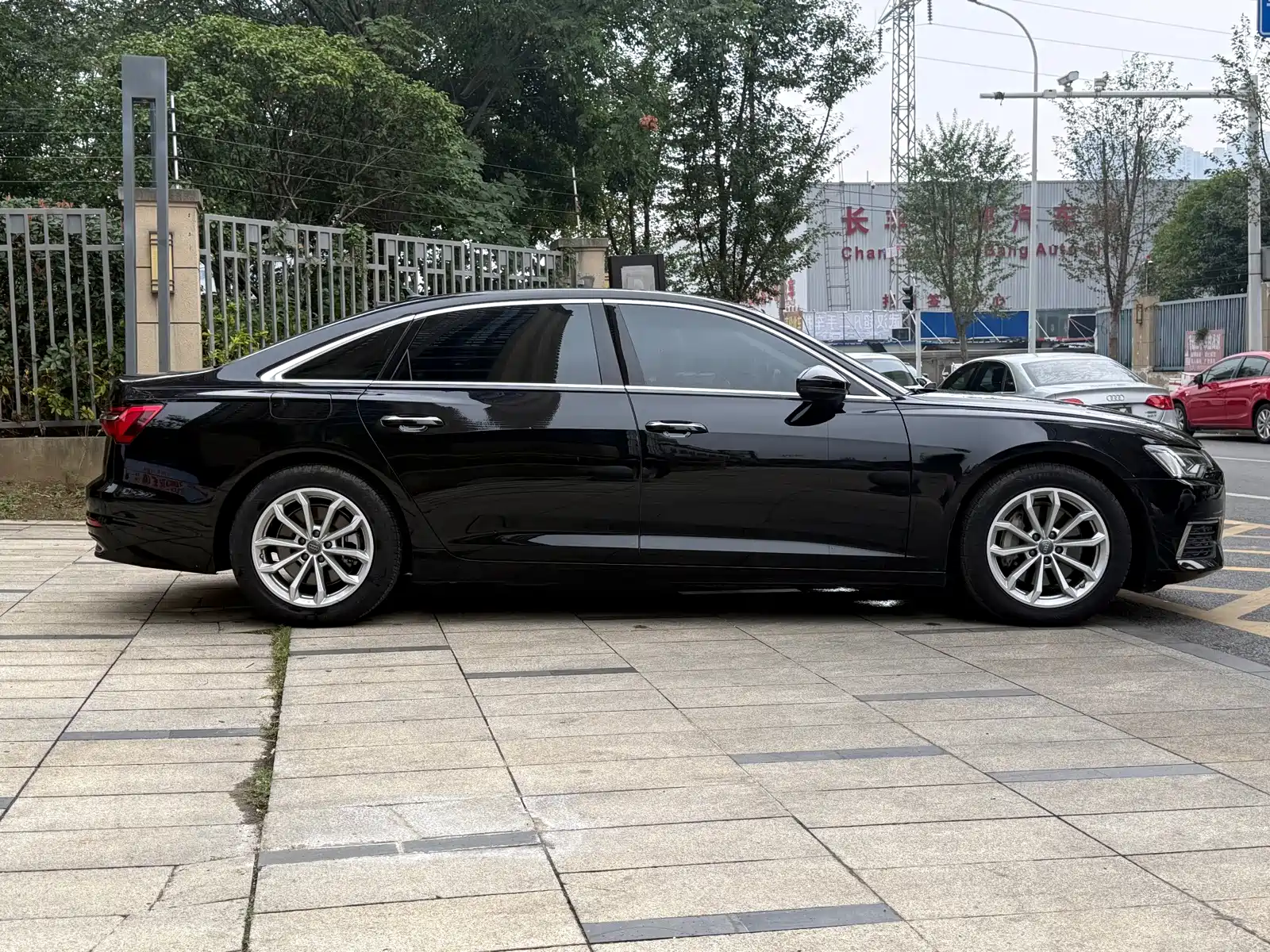 Photo 21 - Audi A6L
