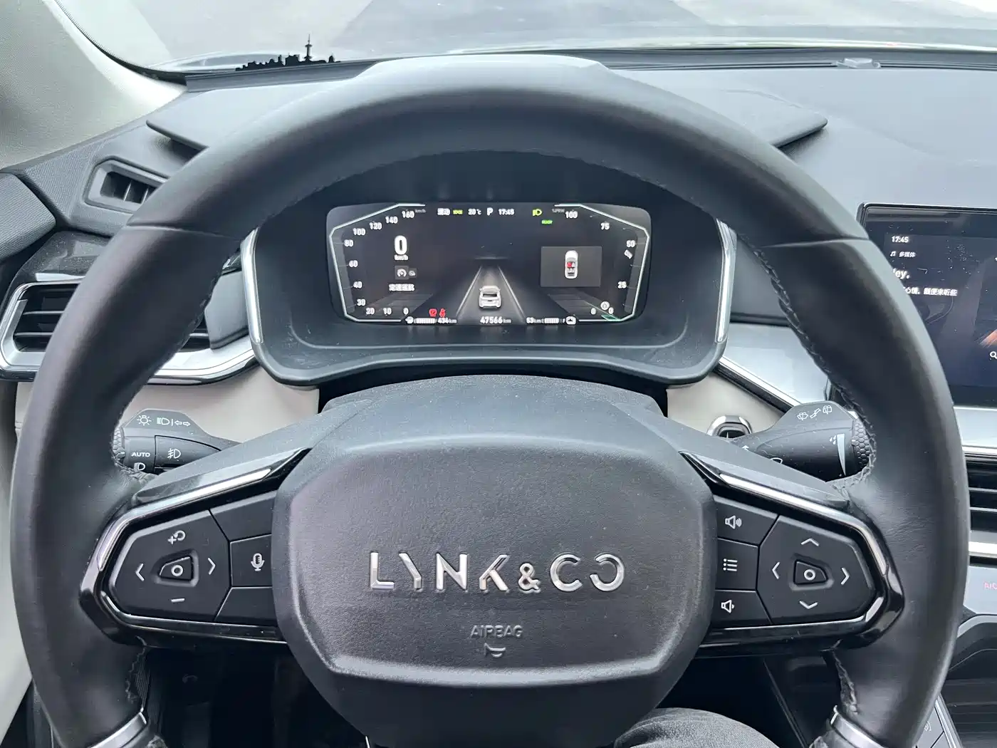 Lynk & Co 06 EM-P 2022 PHEV 84KM Range Pro фото 9