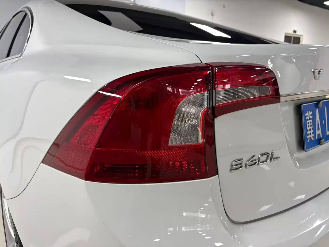 Фото 15 - Volvo S60