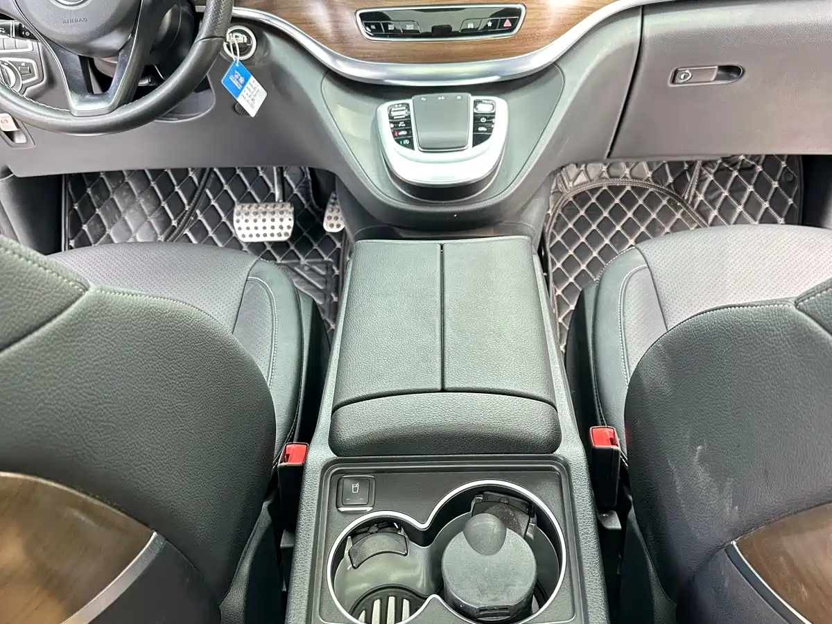 MERCEDES-BENZ V-CLASS